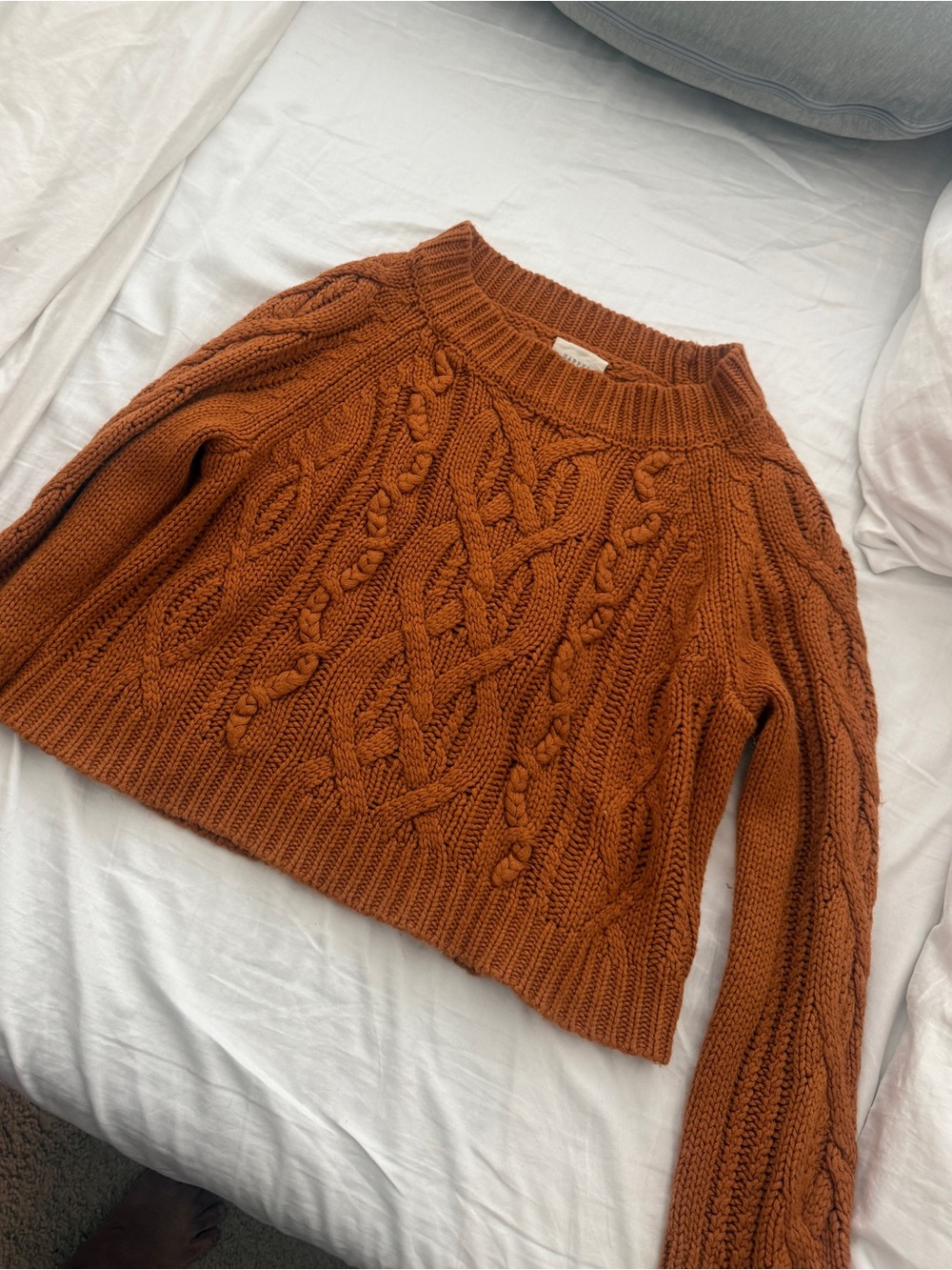 Cropped Cable Knit Sweater - Rust